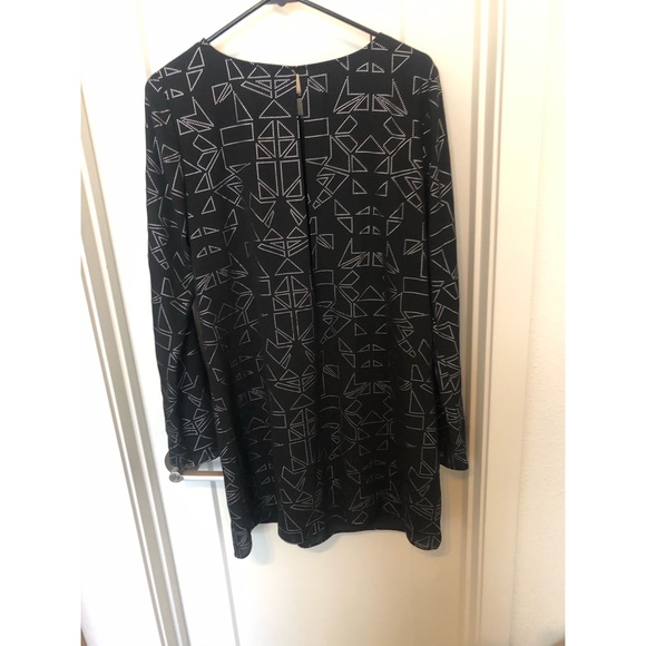 Tildon Heat Set Dress - Picture 4 of 4